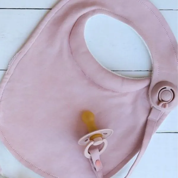 Gigi One Handed Teething Bib - Blush